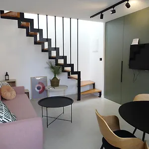 Modern Small House With A Terrace Ferienhaus
