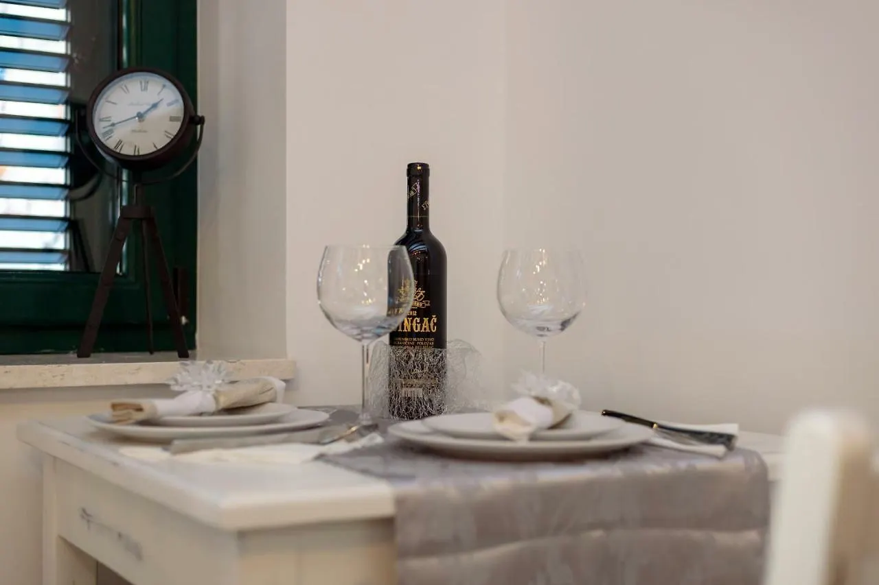 Studio Apartments Insula Split